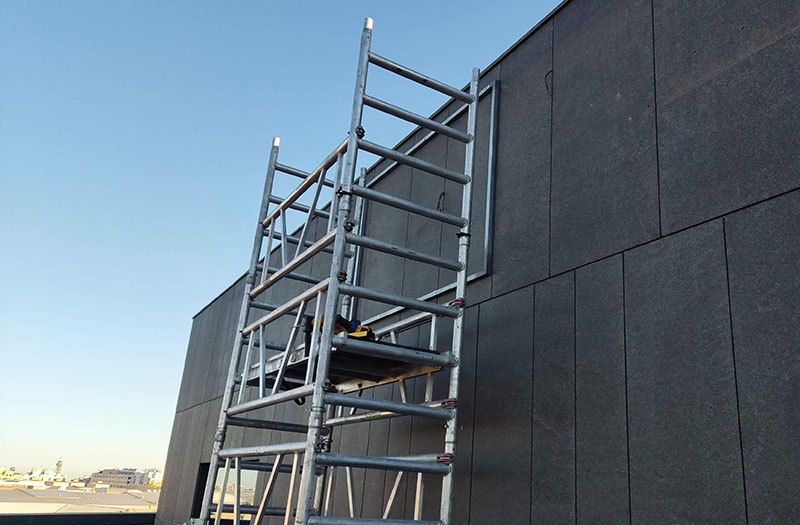 instalación de rótulo en Hotel de Barcelona