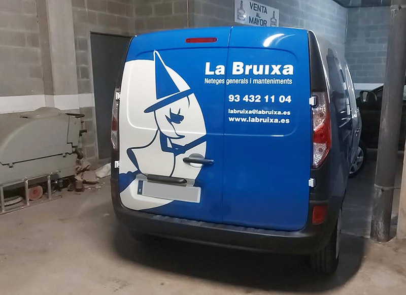 rotulación con vinilo de furgoneta en Badalona