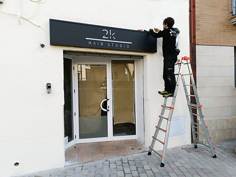 instalación de rótulos personalizados en Barcelona Girona Tarragona y Lleida