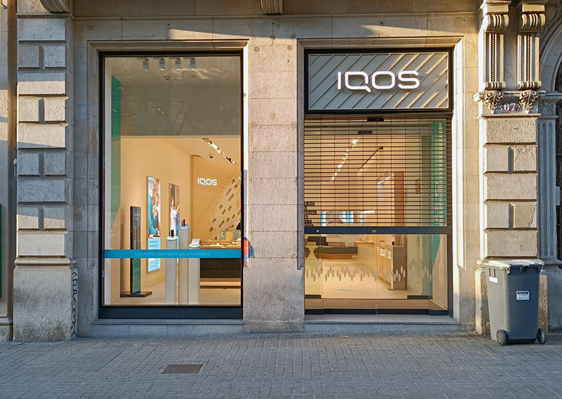 rótulo con letras personalizadas retroiluminadas