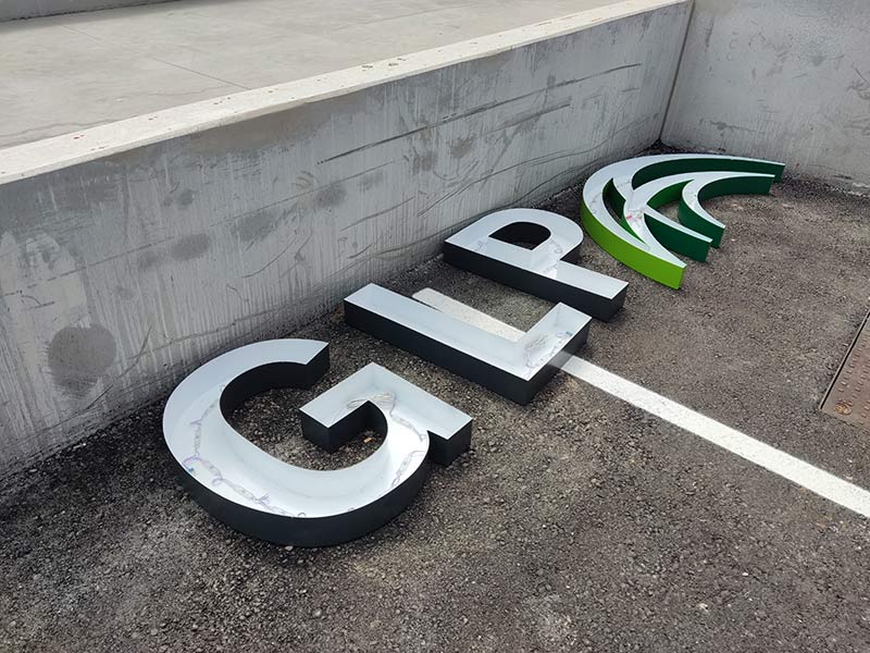 rótulo personalizado con letras corpóreas en Tarragona