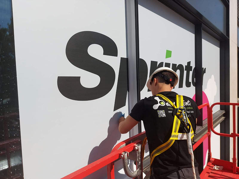 rotulación exterior para tienda de deportes