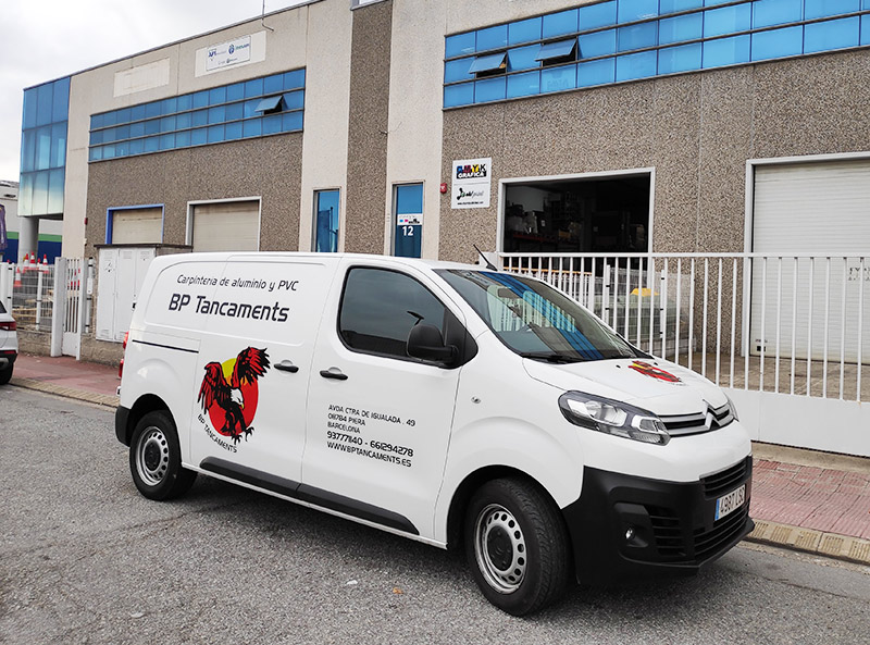 rotulación de furgoneta en Igualada
