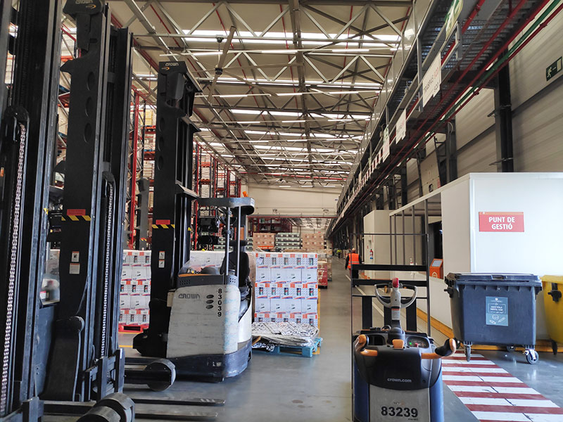 instalación de vinilos para fábricas y almacenes logísticos