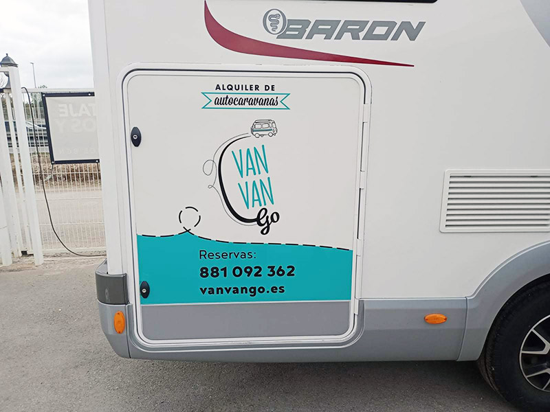 rotulación de autocaravana con vinilo