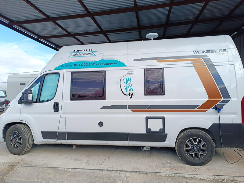rotulación con vinilo de furgoneta camper