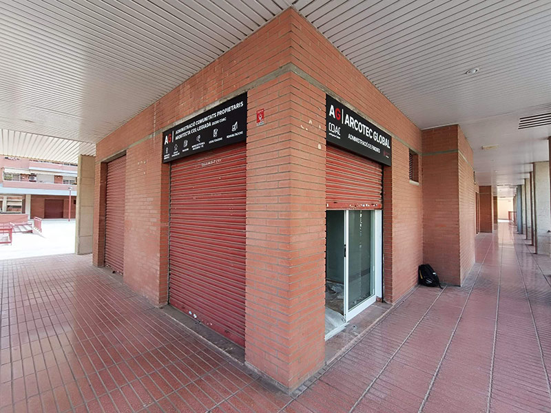 fabricación e instalación de dos rótulos en Pallejà, Barcelona