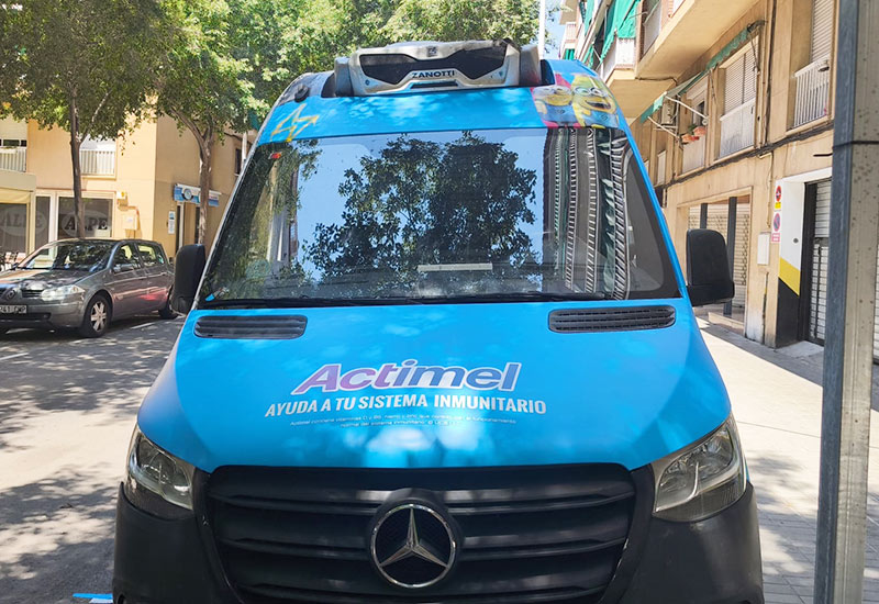 rotulación de furgoneta frigorífica promocional