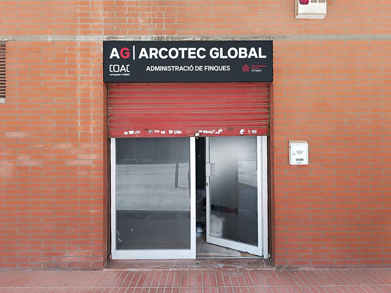 fabricación e instalación de rótulos en Pallejà