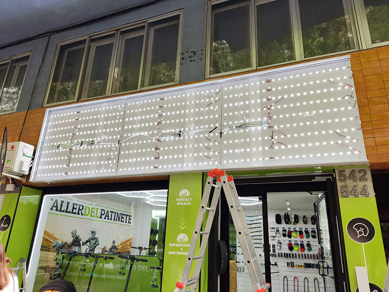 rótulo iluminado con leds en Barcelona