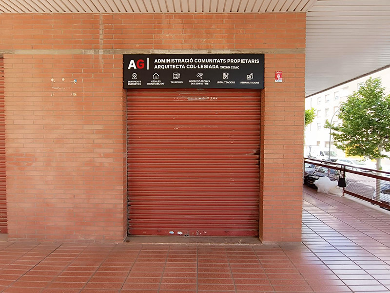 rótulo comercial para negocio tienda en Pallejà