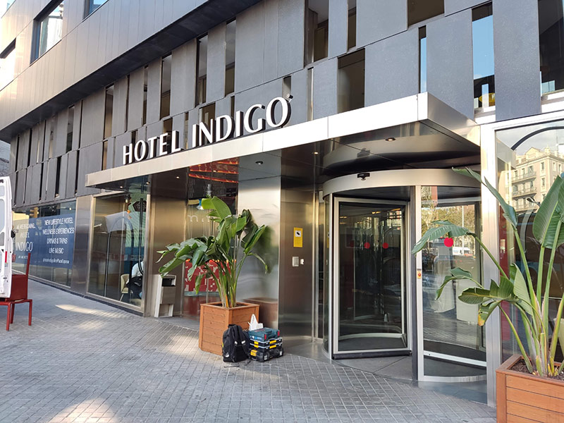 instalación de rótulo para Hotel en Barcelona